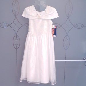 Muneca Communion/Princess elegant dress.